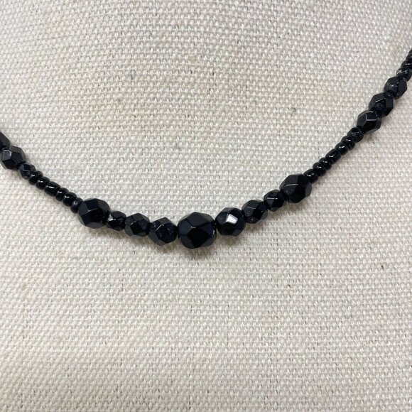 Liz‎ & Co Faceted Black Glass Necklace Goth Whimsigoth Dark Romance - Picture 2 of 10